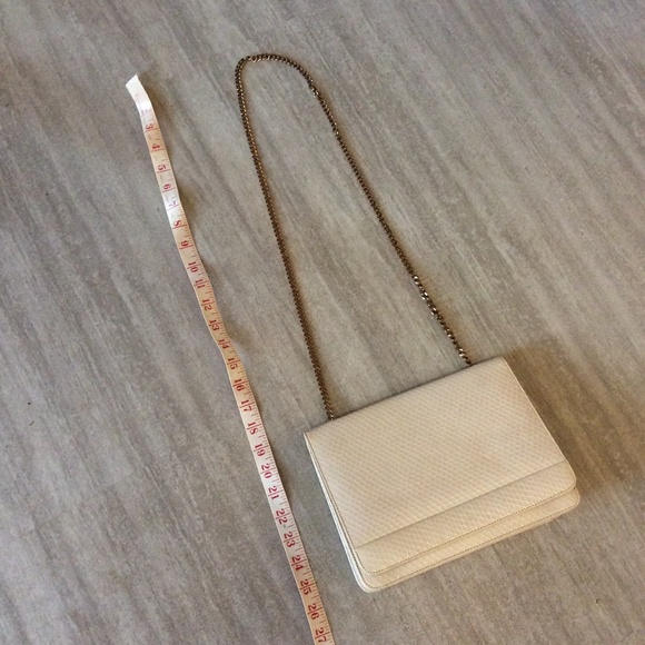 Vintage Cream Faux Snakeskin Gold-Chained Crossbody Bag - Picture 8 of 8